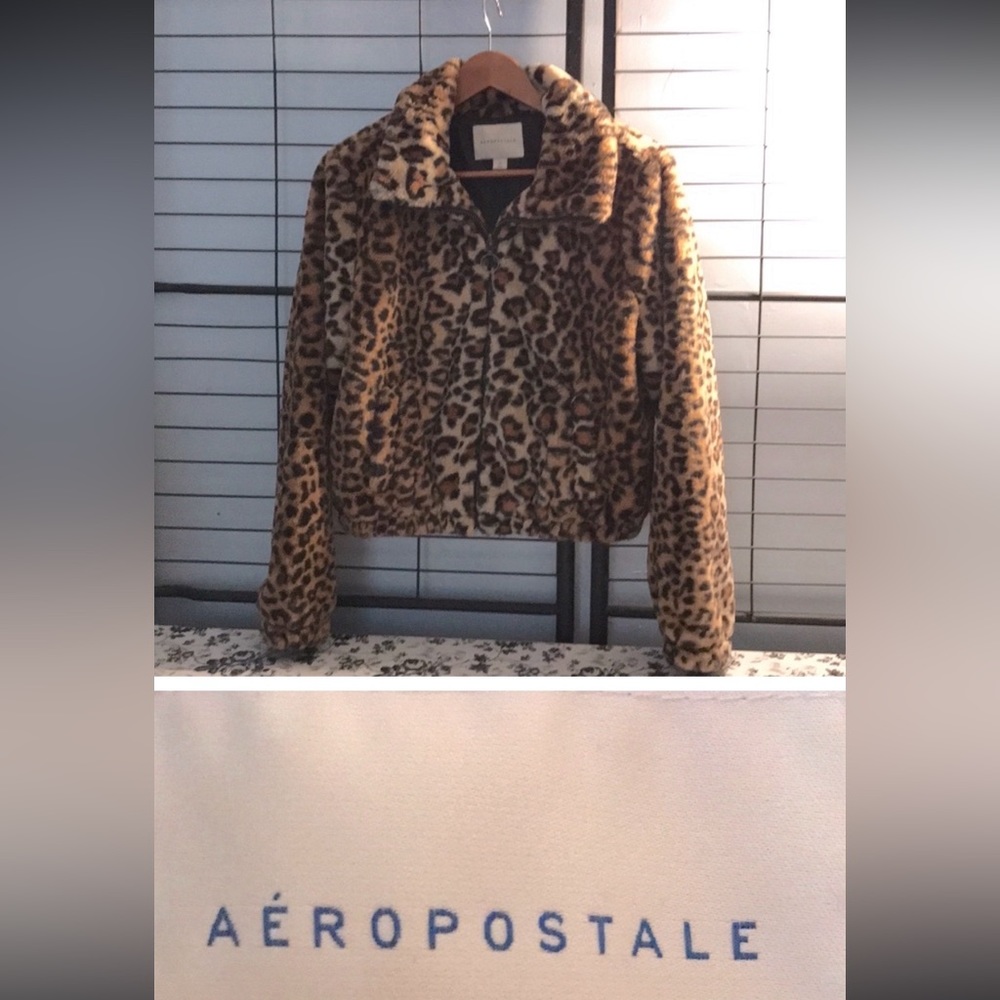 Aeropostale faux fur leopard jacket.  Size medium. - Picture 8 of 8